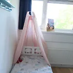 Steps To The Harbour, Steps To The Beach! Apartment *