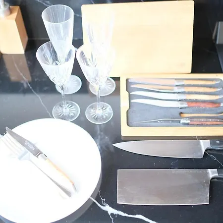 Apartman Steps To The Harbour, Steps To The Beach!