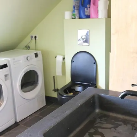 Steps To The Harbour, Steps To The Beach! Apartman *