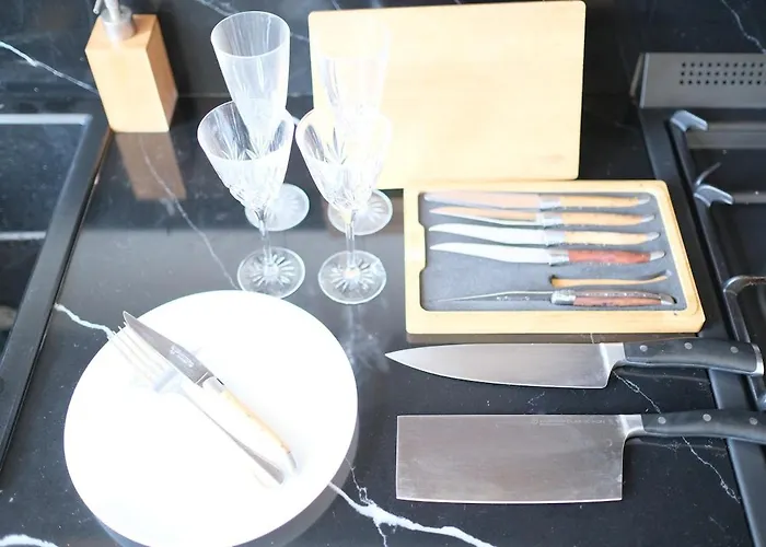 Daire Steps To The Harbour, Steps To The Beach!