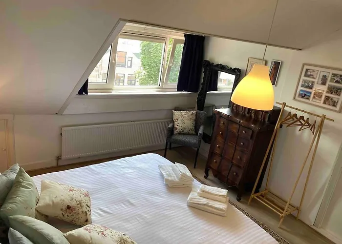 Steps To The Harbour, Steps To The Beach! * Lahey