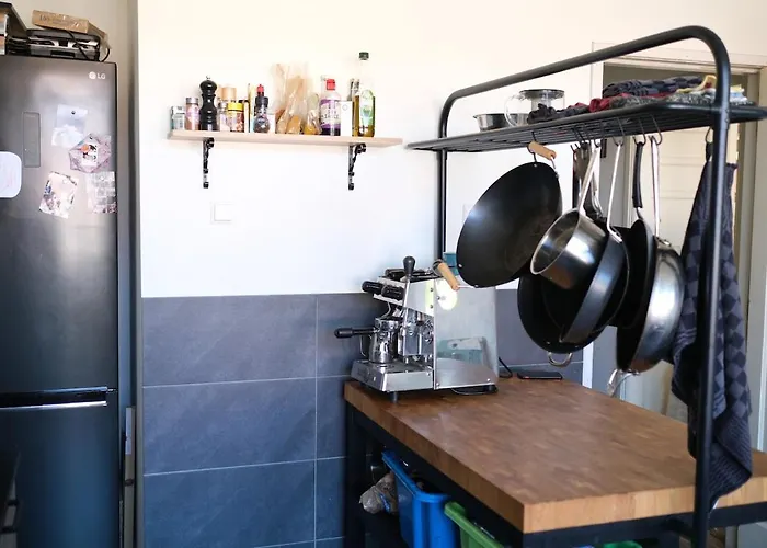 Steps To The Harbour, Steps To The Beach! *