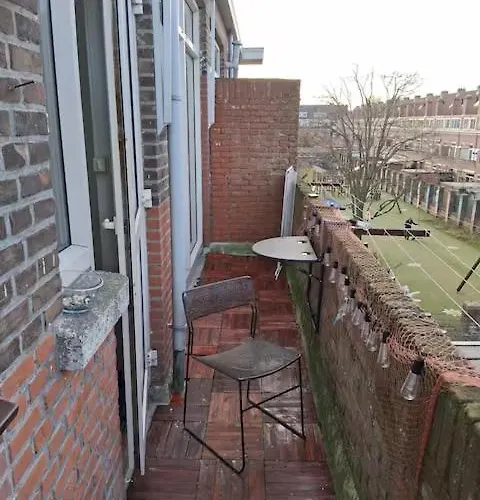 Steps To The Harbour, Steps To The Beach! Haga