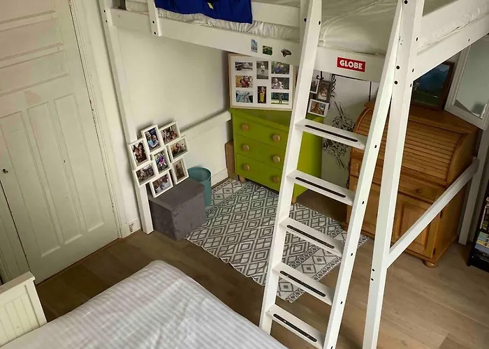 Steps To The Harbour, Steps To The Beach! Apartman Hága