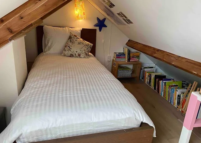 Steps To The Harbour, Steps To The Beach! Apartman *