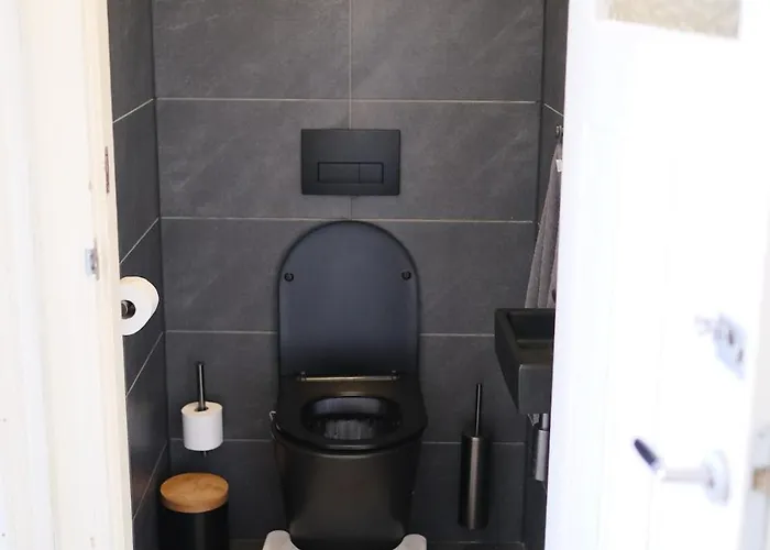 Steps To The Harbour, Steps To The Beach! Apartman Hága